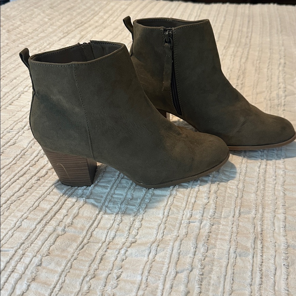 Old Navy Olive Green Booties